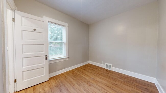 Building Photo - 4420 Bush Ave