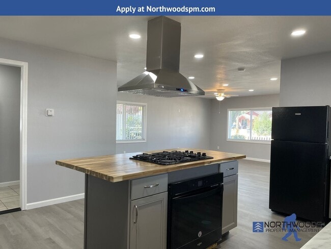 Building Photo - Nice 3 Bedroom 2 Bath Double Wide Manufact...