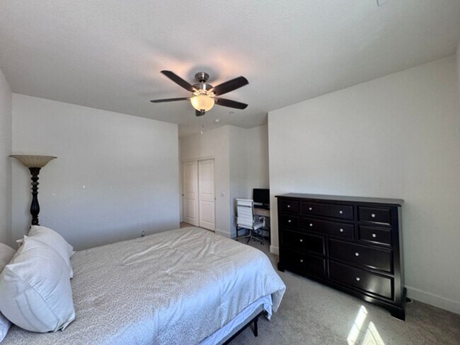 Building Photo - Elegant 4 Bedroom, 4.5 Bathroom Home with ...