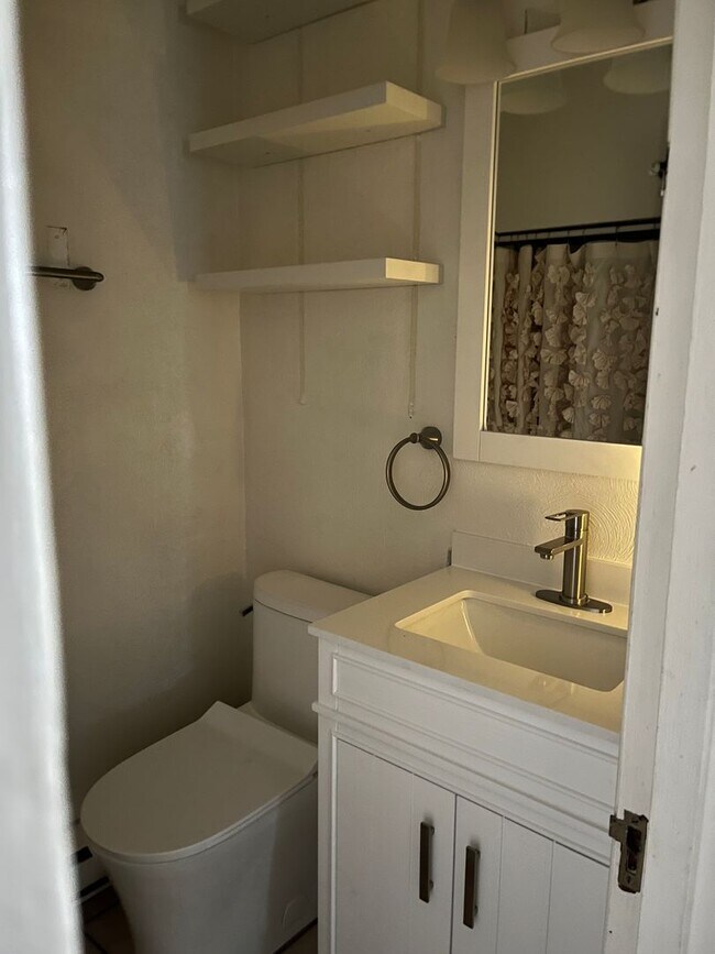 Building Photo - Hyde Apartments