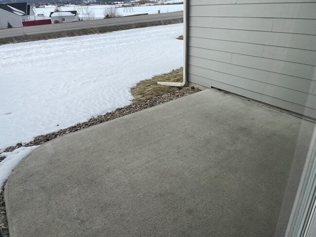 Building Photo - 114 Jackson Peak Dr