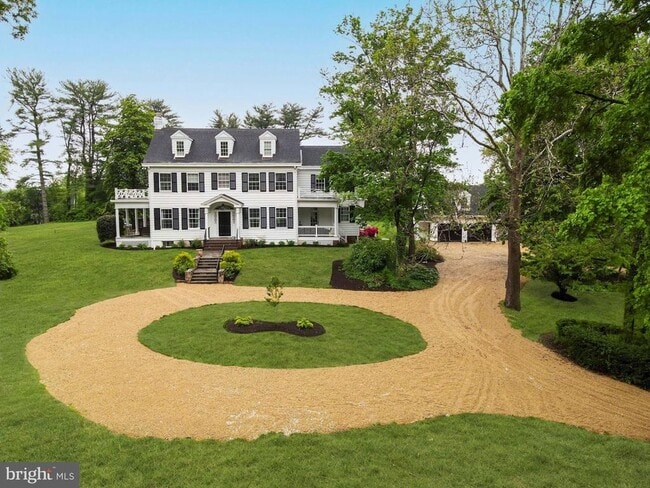 Building Photo - 1031 Pine Hill Rd