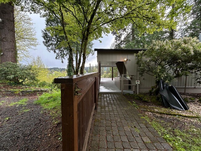 Building Photo - Stunning Views! Secluded 2 Bed, 1 Bath Gem!