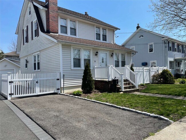 Primary Photo - 15 Harding Ave