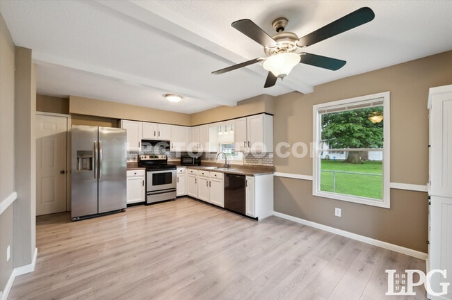 Building Photo - 7044 Springfield Dr