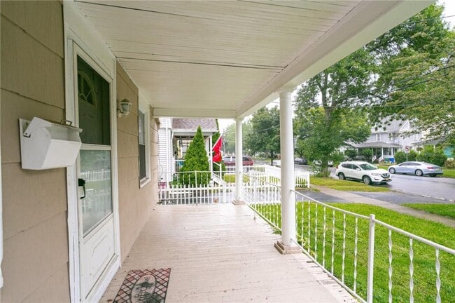 Building Photo - 223 Lincoln Ave