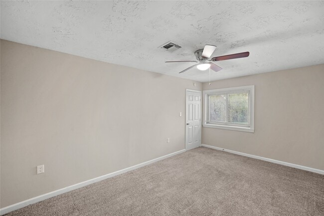 Building Photo - 1606 Stone Lake Dr