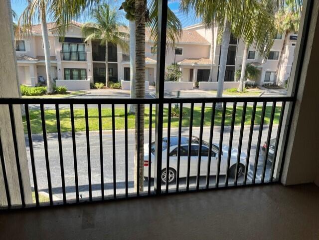 Building Photo - 2804 Sarento Pl