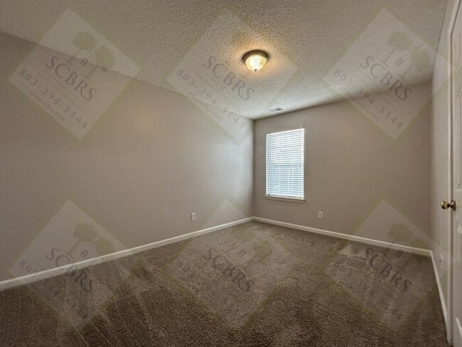 Building Photo - 352 White Gables Dr