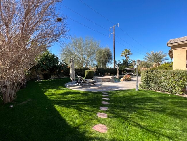 Building Photo - 115 Romanza Ln