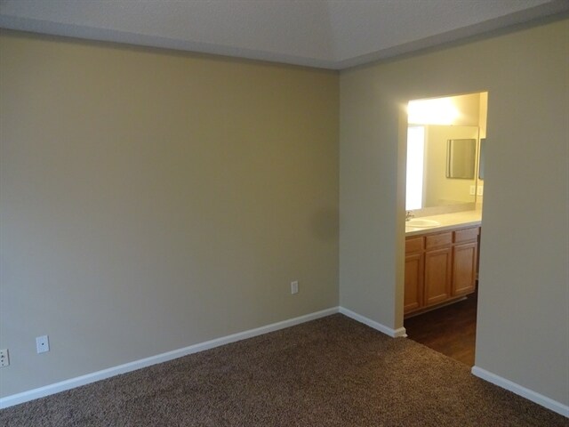 Building Photo - 11550 Deep Springs Dr W