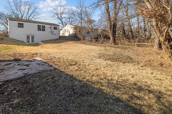 Building Photo - 10432 Royal Dr