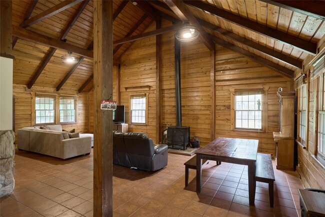 Building Photo - 18233 Country Pl Dr