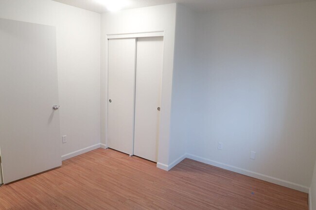 Building Photo - Fontana Duplexes