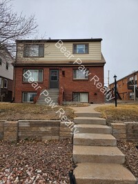 Building Photo - 708 W 1st Ave