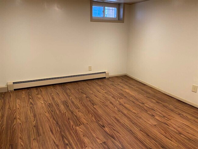 Building Photo - 163 Jewett Ave