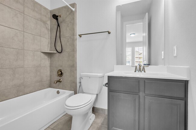 Building Photo - 2115 Jitterbug Ln