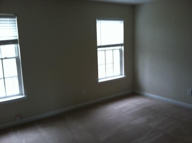 Building Photo - 4 bed and 2.5 bath in Lithonia!