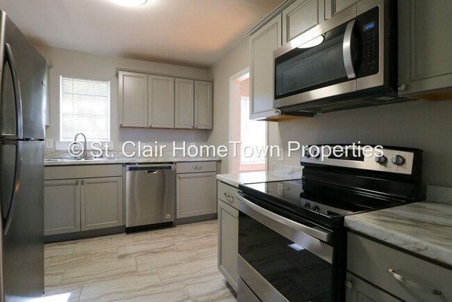 Building Photo - Adorable Pell City Home