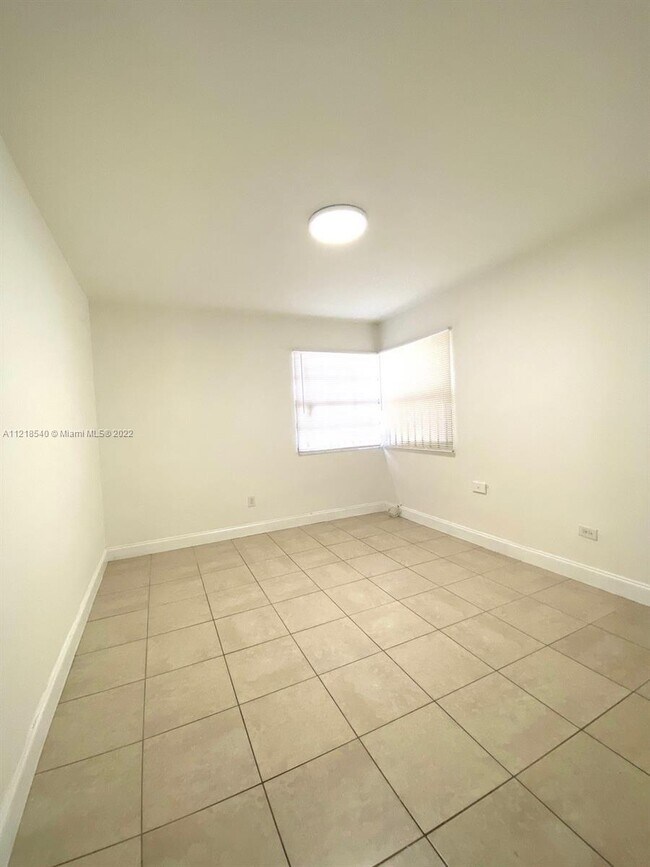Building Photo - 120 NE 55th St