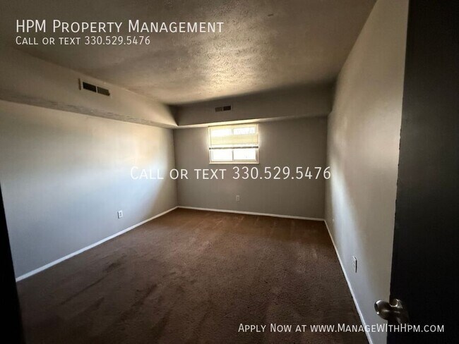 Building Photo - 809 SilverMeadow 304