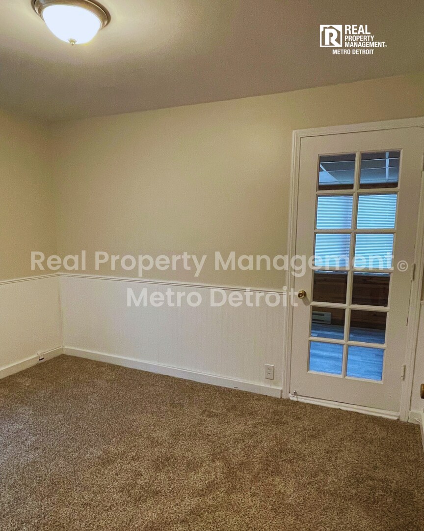 Building Photo - 4462 1st St