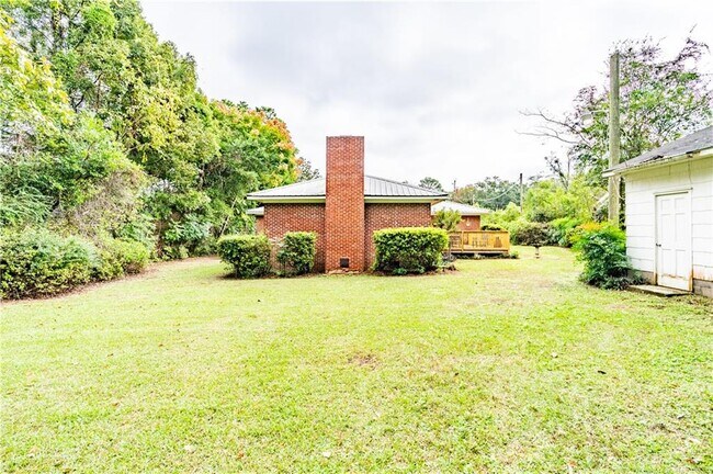 Building Photo - 304 Dogwood Dr
