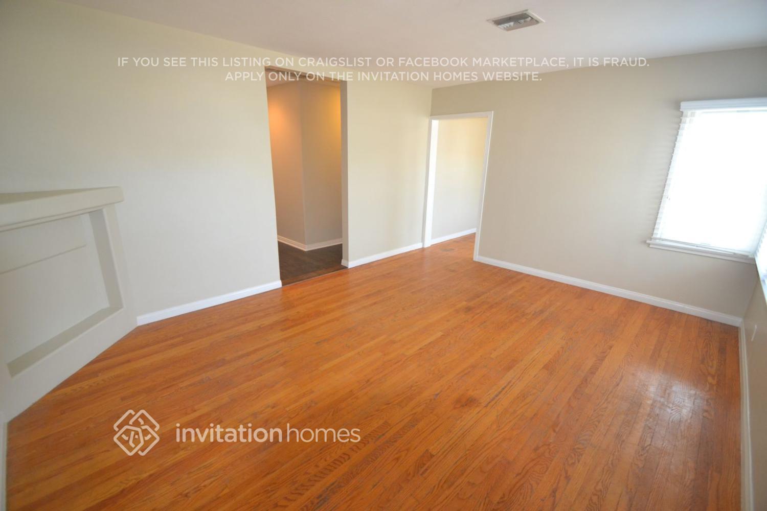Building Photo - 2112 N Screenland Dr
