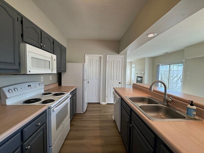 Building Photo - Welcome to this beautifully renovated detached condo!