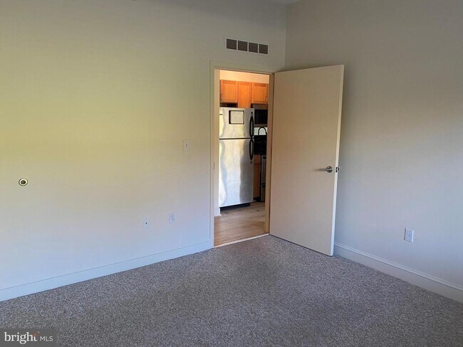 Building Photo - 3750 Main St