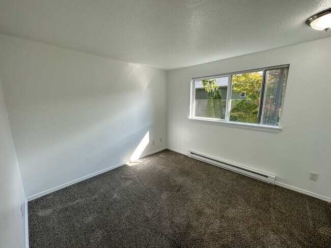 Building Photo - 3446-3462-3462 Hadley St NE