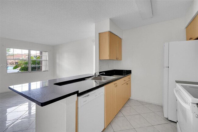Building Photo - 755 NW 104th Ave