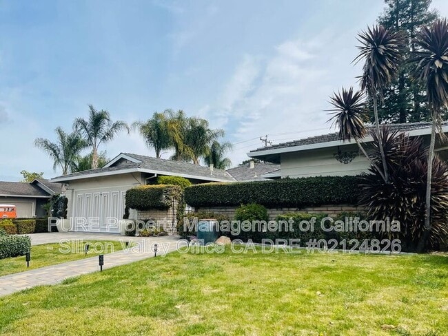 Building Photo - 1048 Savannah Drive