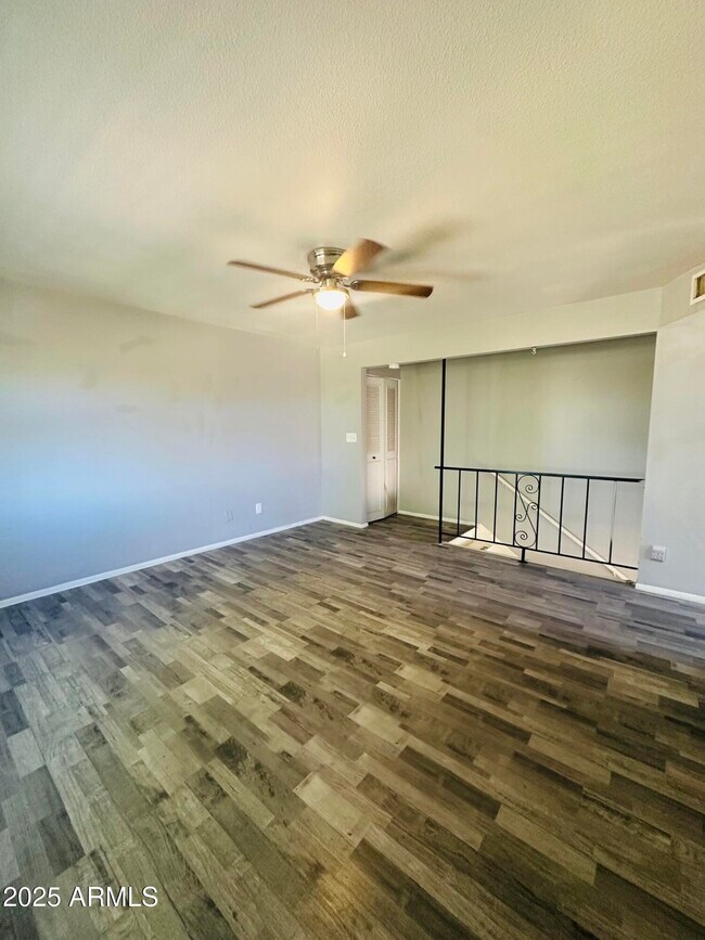 Building Photo - 7126 N 19th Ave
