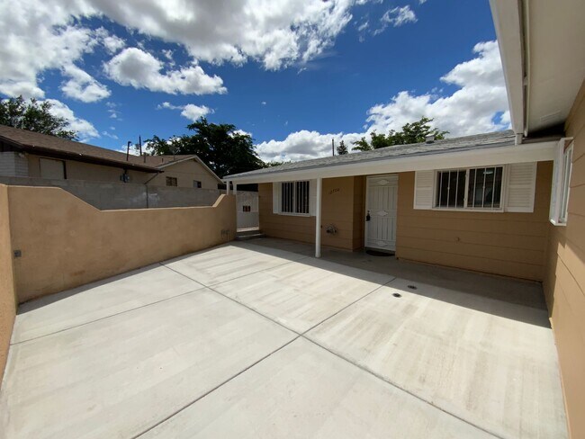 Building Photo - 4 Bedroom Single Story Home Available Near Tramway Blvd NE & Lomas Blvd NE!