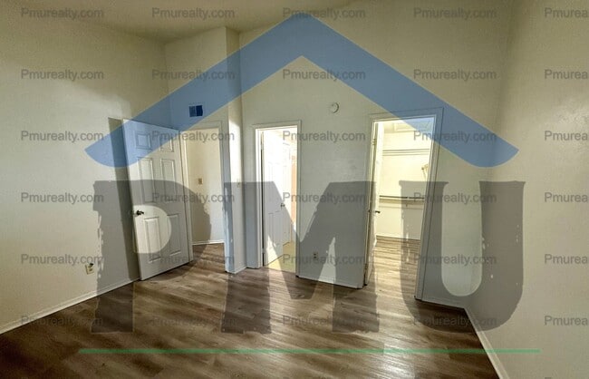 Building Photo - AVAILABLE NOW!!!  3-bedroom 2 bath half du...