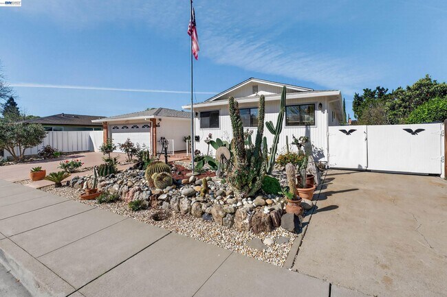 Building Photo - 1450 Kolln St