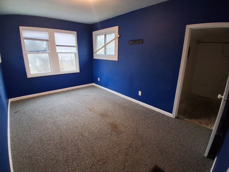 Building Photo - 1729 N Woodford St