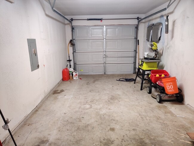 Building Photo - 3102 Via Helena Dr