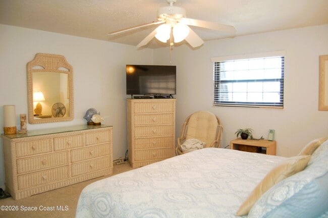 Building Photo - 5350 Ocean Beach Blvd