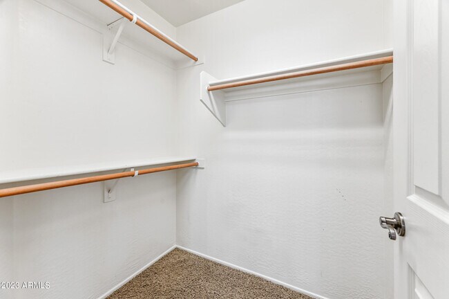 Building Photo - 41284 W Cahill Dr