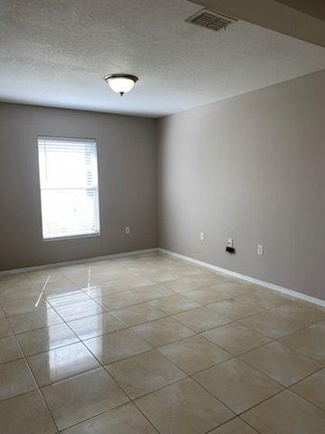 Building Photo - 9975 Bishop Creek Way