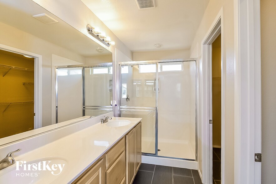 Building Photo - 10651 Bandera Mountain Ln