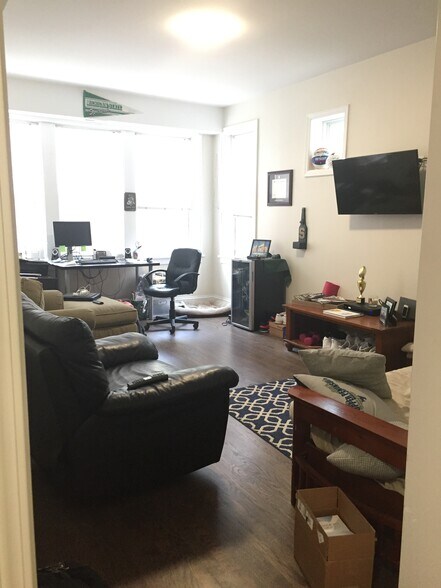Building Photo - 1307 North Artesian Avenue, Unit 2
