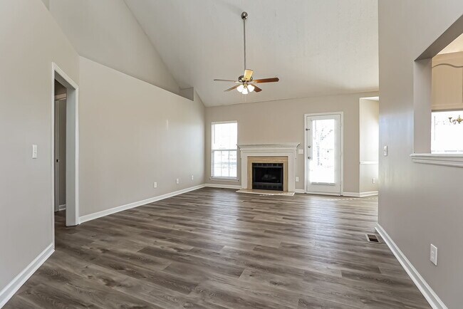 Building Photo - 136 S Birchwood Dr