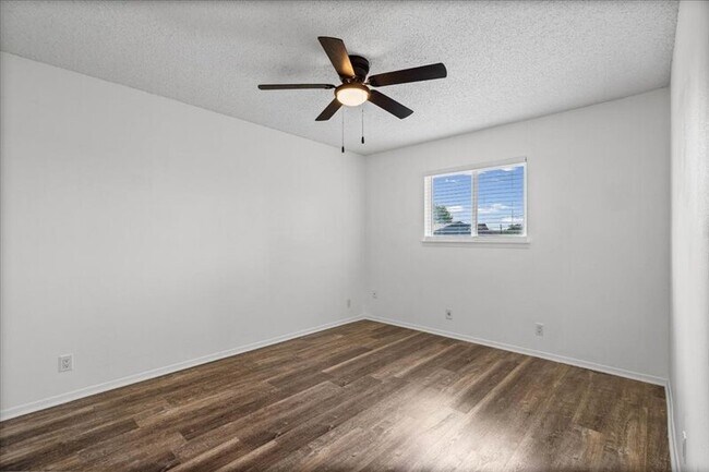 Building Photo - 3415 Willowrun Dr