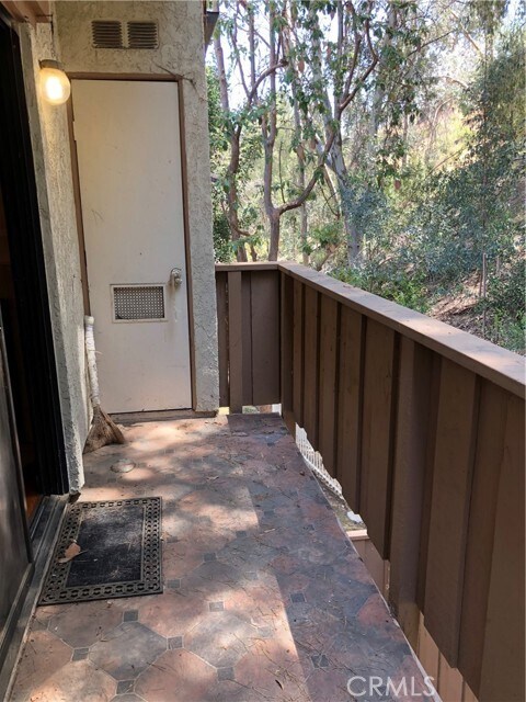 Building Photo - 22790 Lakeway Dr