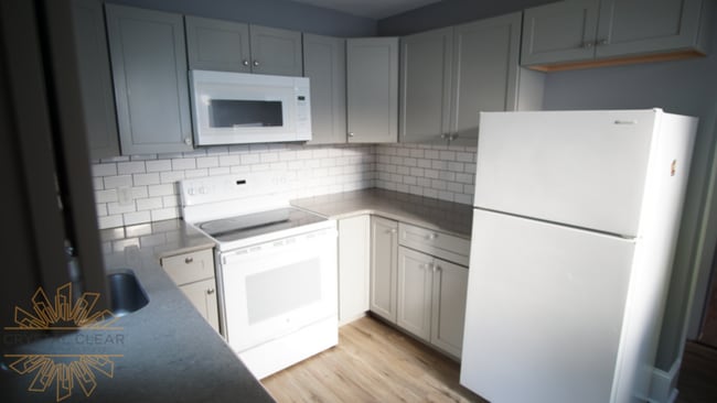 Building Photo - 107 W 13th St