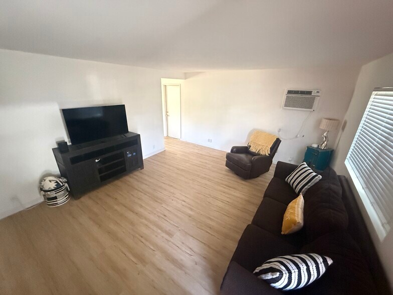 Building Photo - 2524 Erskine Creek Rd