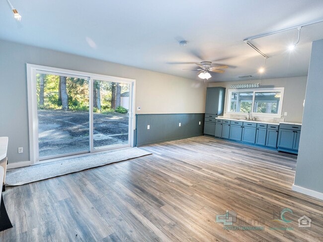 Building Photo - MOVE IN SPECIAL - $500 OFF - Spacious 3 bedroom, 2 bathrooms!!!